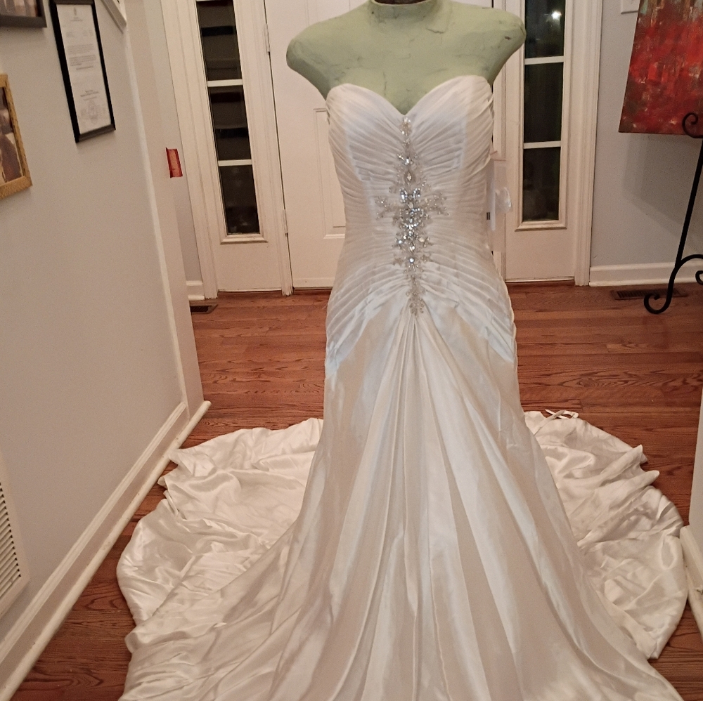 Elegant White Strapless Gown with Embellishments